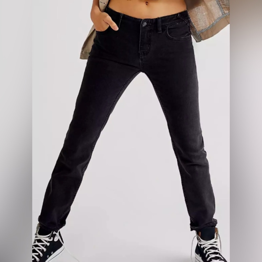 NWT We The Free Free People Evie Mid Rise Slim size 26